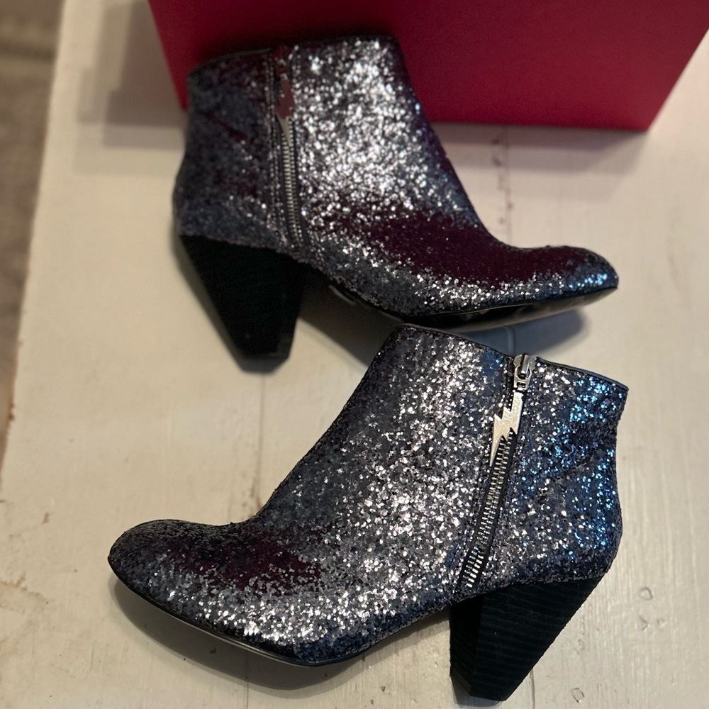 NEW Betsey Johnson Parma glitter ankle booties